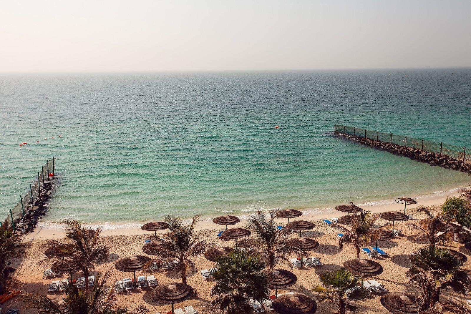 Sahara Beach Resort & Spa Šardžá Exteriér fotografie The beach at the Kempinski Hotel, Muscat