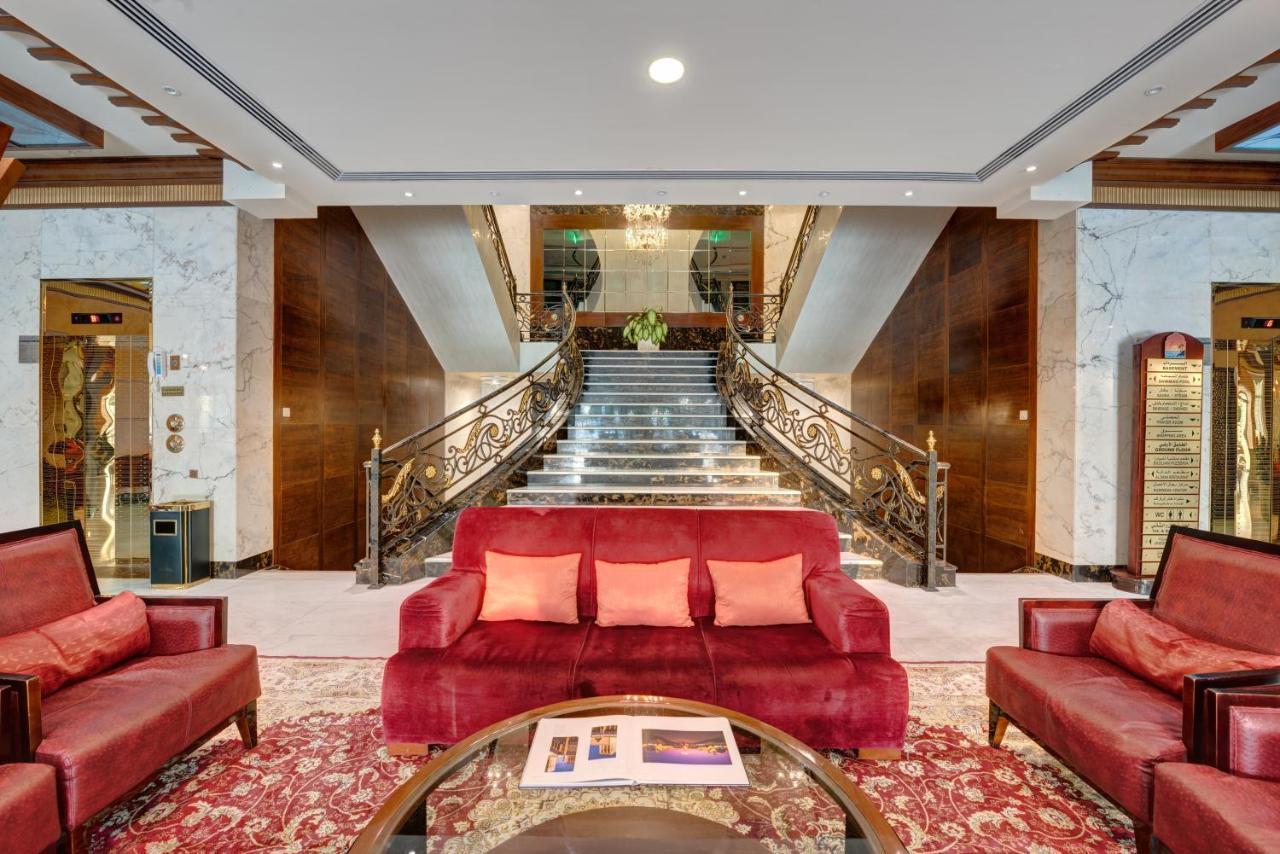 Sahara Beach Resort & Spa Šardžá Exteriér fotografie The lobby of the hotel