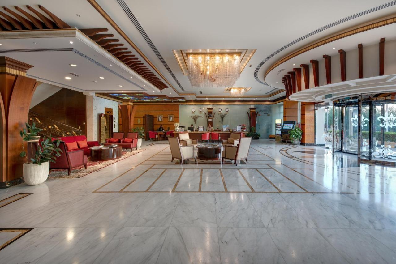 Sahara Beach Resort & Spa Šardžá Exteriér fotografie Lobby